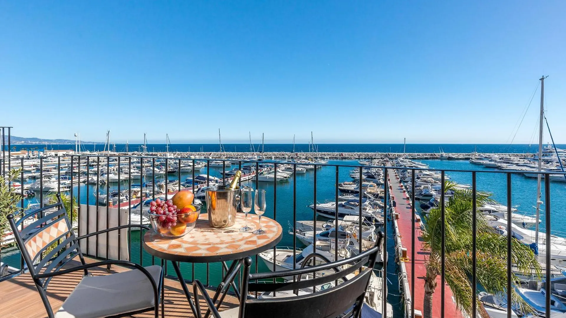 Puerto Banus First Line With Sea And Marina Views contacts